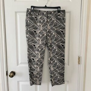 Ann Taylor LOFT Capri Pants With Black and White Leaf Design